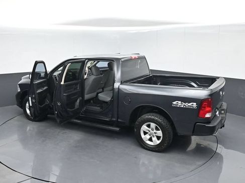 Used 2018 RAM 1500 Express AWD/4WD image 56