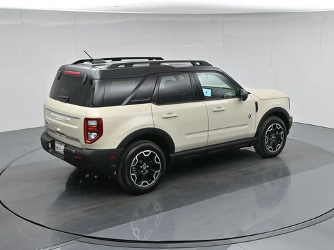 Used 2025 Ford Bronco Sport Outer Banks w/ Outer Banks Tech Package+ AWD/4WD image 42
