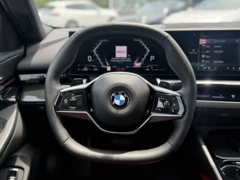 Certified 2025 BMW 530i RWD image 20
