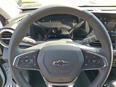 New 2025 Chevrolet Trax ACTIV w/ Sunroof Package image 11