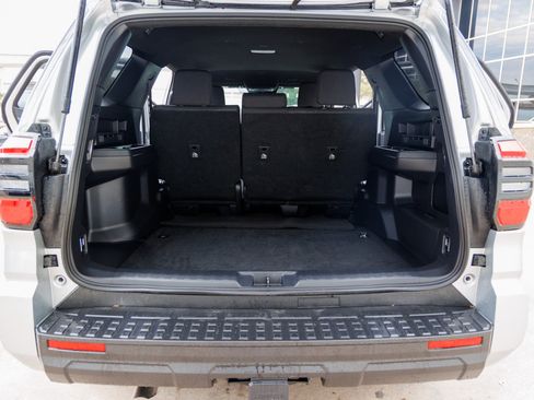 Used 2025 Toyota 4Runner Limited image 32