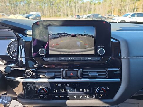 Used 2024 Nissan Pathfinder SV image 27