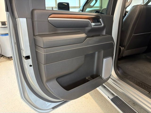 Used 2025 GMC Sierra 3500 Denali w/ Denali Reserve Package AWD/4WD image 44