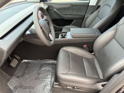 Used 2026 Tesla Model Y AWD image 13