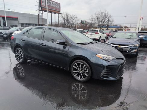 Used 2019 Toyota Corolla XSE image 7