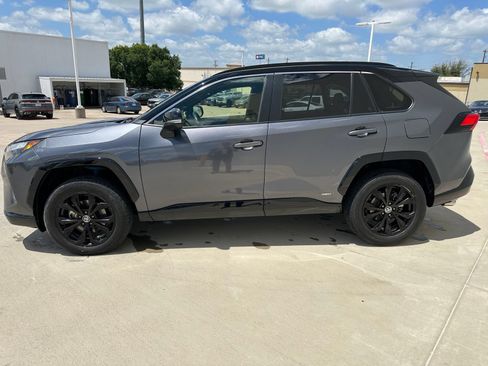 Used 2022 Toyota RAV4 XSE AWD/4WD image 5