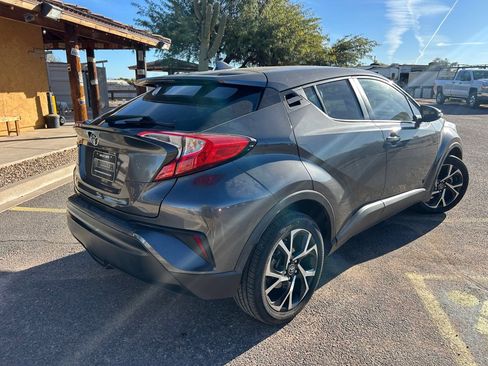 Used 2018 Toyota C-HR XLE image 5