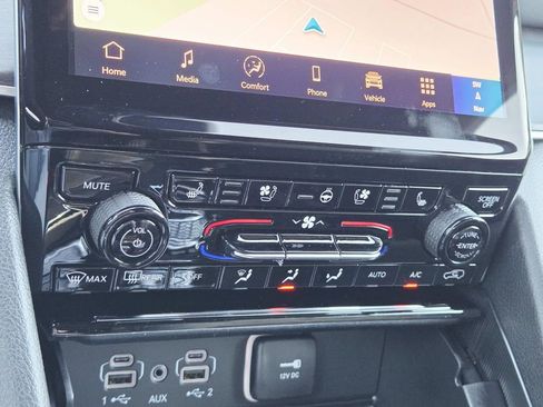 New 2025 Jeep Grand Cherokee L Limited w/ Luxury Tech Group II image 27