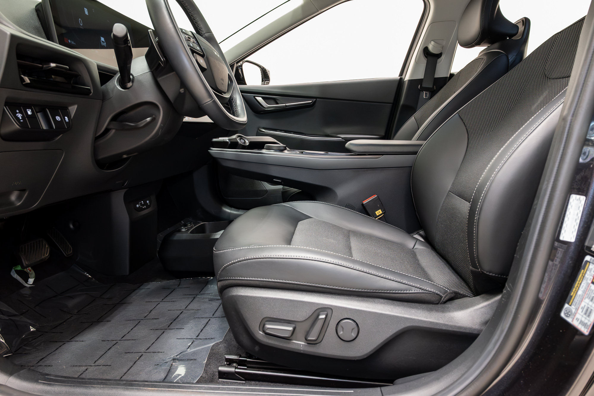 Used 2025 Kia EV6 Light RWD image 9