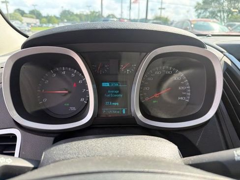 Used 2017 Chevrolet Equinox LT w/ Convenience Package FWD image 16