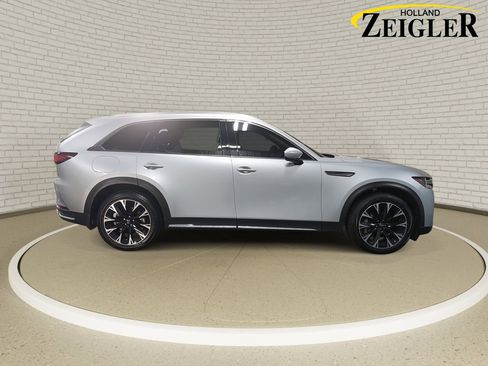 Used 2024 MAZDA CX-90 Plug-In Hybrid w/ Premium Pkg image 4