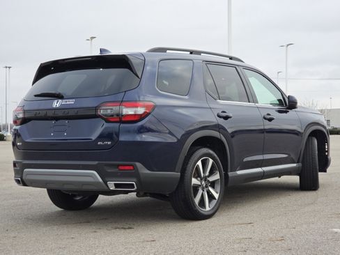 Used 2025 Honda Pilot Elite image 16