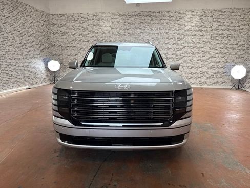 New 2026 Hyundai Palisade Calligraphy FWD image 2