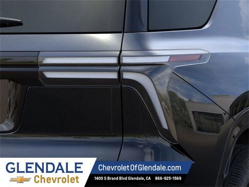 New 2026 Chevrolet Traverse RS w/ LPO, Floor Liner Package image 11