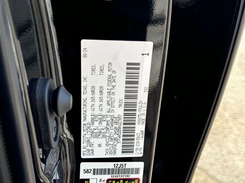 Used 2024 Toyota Tundra Limited image 33