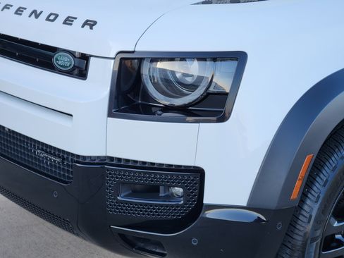 Certified 2023 Land Rover Defender 130 X-Dynamic SE image 9