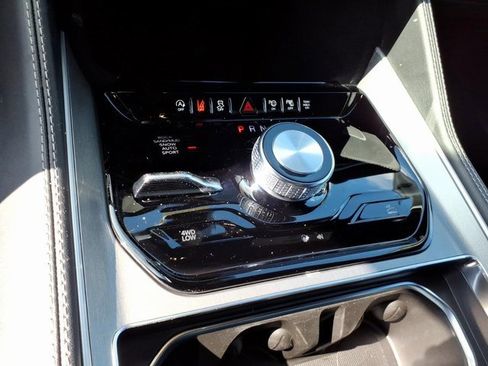 New 2026 Jeep Grand Wagoneer 4WD image 13