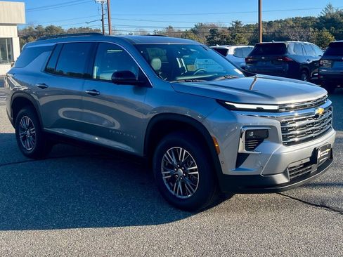 New 2026 Chevrolet Traverse LT w/ Enhanced Driving Package image 9