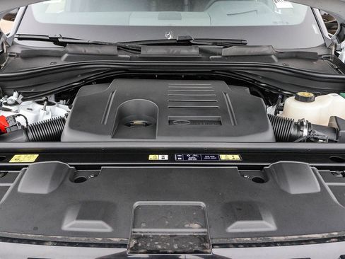 New 2025 Land Rover Range Rover SE image 37
