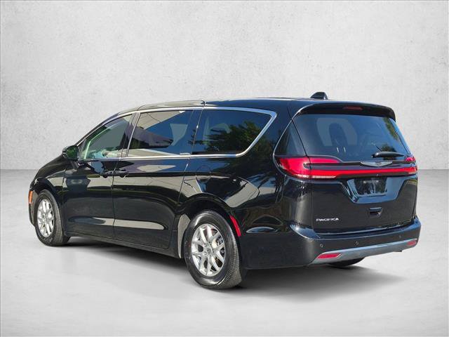 Used 2024 Chrysler Pacifica Touring-L FWD image 8
