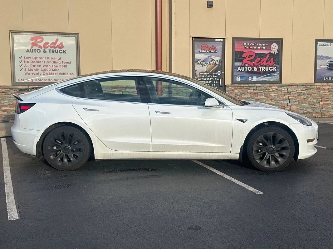Used 2018 Tesla Model 3 Long Range RWD image 3