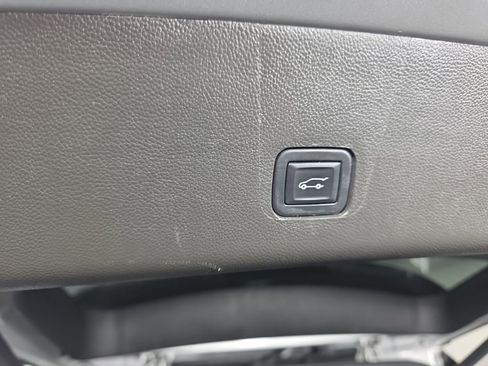 Used 2022 Chevrolet Traverse LT w/ LPO, Cargo Package AWD/4WD image 35