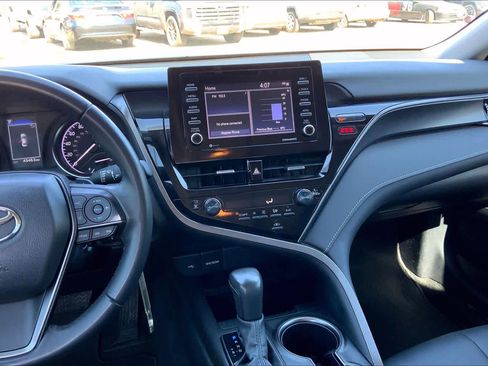 Used 2024 Toyota Camry SE image 7