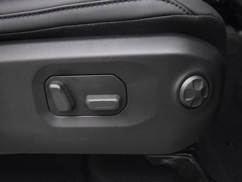New 2026 Jeep Wrangler Unlimited Rubicon AWD/4WD image 19