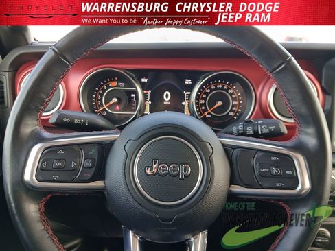 Used 2023 Jeep Wrangler Unlimited Rubicon w/ Cold Weather Group AWD/4WD image 21