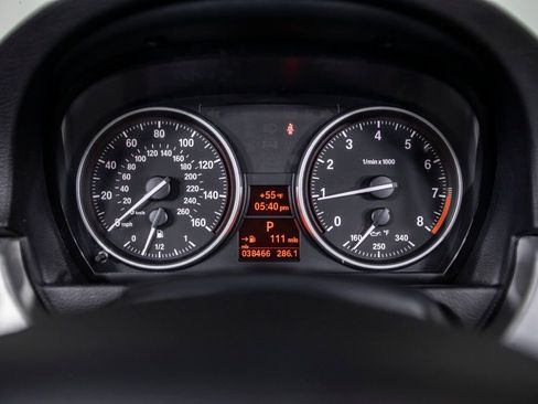 Used 2011 BMW 335i Convertible image 22