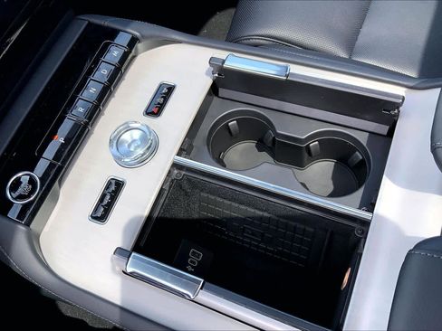New 2026 Lincoln Navigator L Reserve AWD/4WD image 7