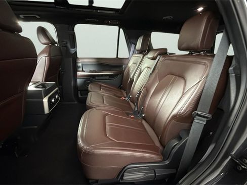 Used 2024 Ford Expedition Limited image 32