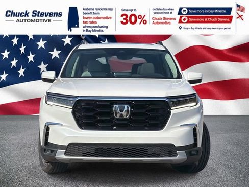 Used 2025 Honda Pilot Touring image 3
