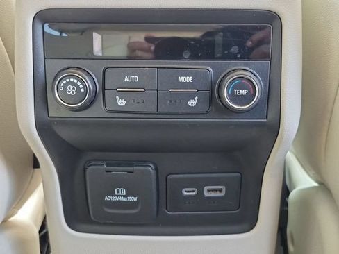 Used 2021 GMC Acadia Denali w/ Denali Technology Package AWD/4WD image 30