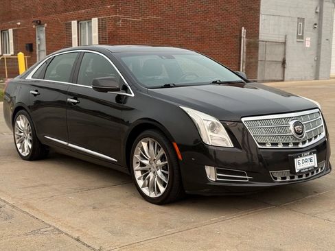 Used 2014 Cadillac XTS Platinum FWD image 4