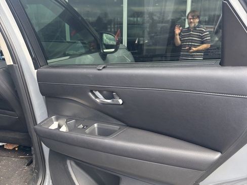 Used 2023 Nissan Pathfinder SL w/ SL Premium Package image 21