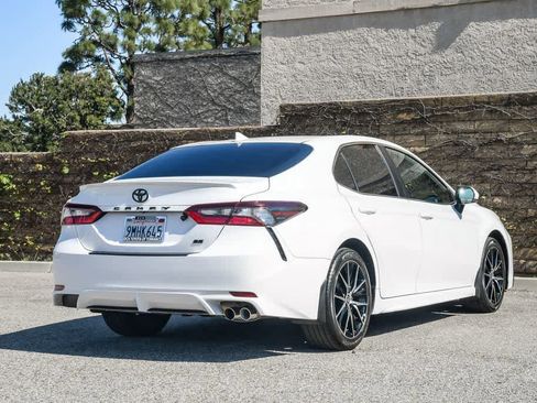 Used 2024 Toyota Camry SE image 7