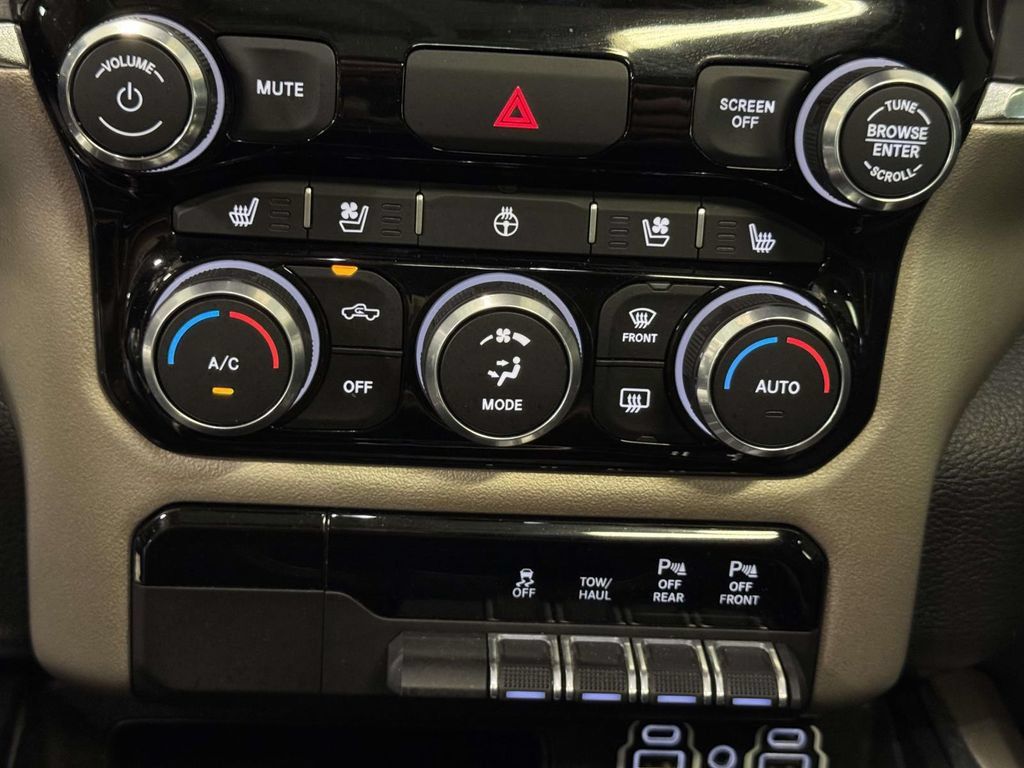 Used 2021 RAM 1500 Laramie AWD/4WD image 31
