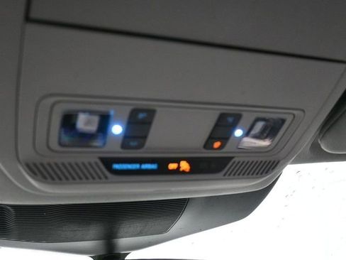 Used 2023 Ford Explorer XLT image 11