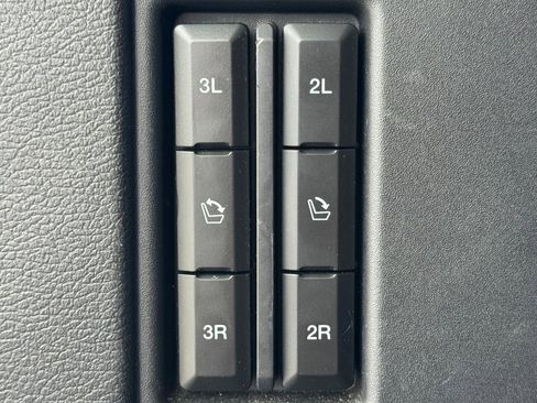 Used 2024 Ford Expedition XLT AWD/4WD image 34