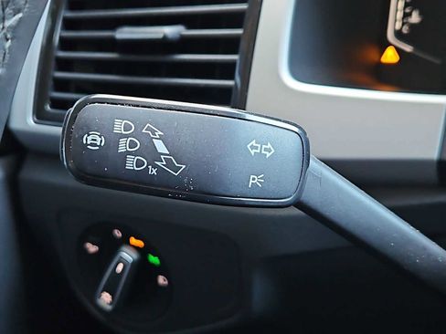 Used 2022 Volkswagen Atlas SEL R-Line image 28