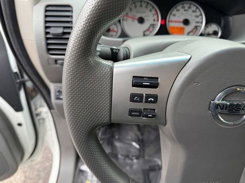 Used 2013 Nissan Frontier Desert Runner image 19