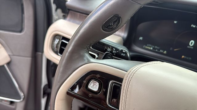 Used 2023 Lincoln Aviator Reserve w/ Elements Package Plus AWD/4WD image 32