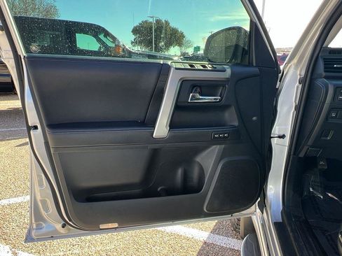 Used 2022 Toyota 4Runner Limited image 38