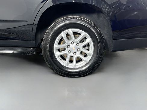 Used 2025 Chevrolet Tahoe LT image 32