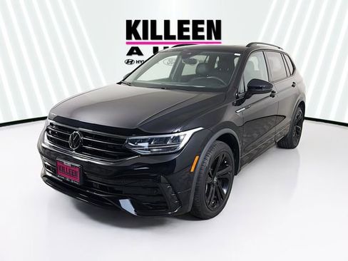 Used 2023 Volkswagen Tiguan SE R-Line image 3