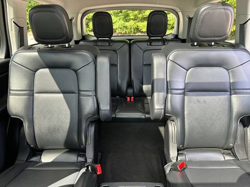 Used 2025 Lincoln Aviator AWD image 38