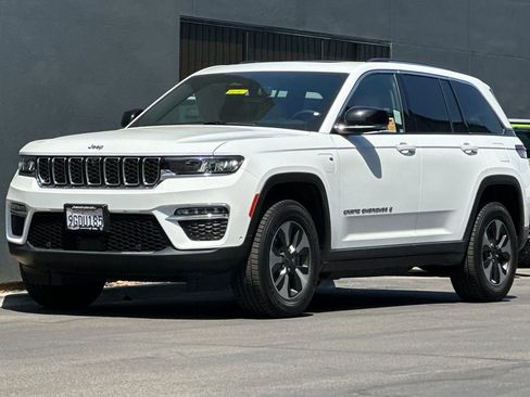 Used 2023 Jeep Grand Cherokee 4WD 4xe w/ Luxury Tech Group II image 8