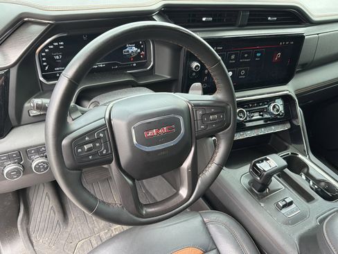 Used 2024 GMC Sierra 1500 AT4 w/ Technology Package AWD/4WD image 14
