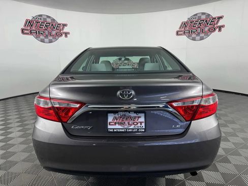Used 2017 Toyota Camry LE image 6